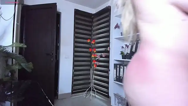 lisa2018 - Lisa2018's free webcam