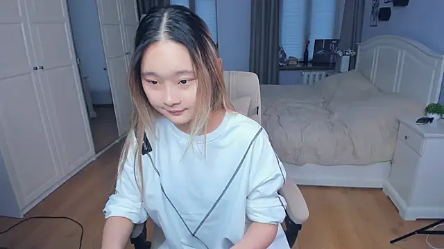  JadaShires chat room