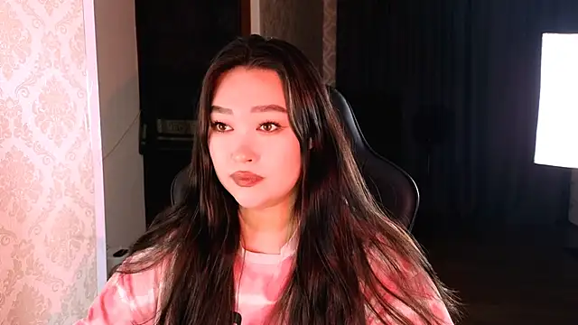 Emma_Uilson from StripChat is inFreechat