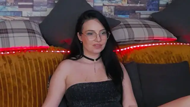 GrayLunna webcam stripchat model stream image