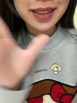 Uyennii02 - Female Stripchat model