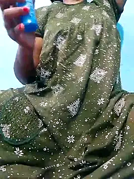 ShwetaTamil75 live on StripChat 