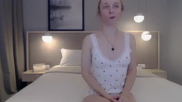 shyschoolgirl - ShySchoolGirl's free webcam - UK Sex Cams