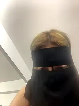 Webcam Model (Warda-arabic)  is live.Free join now!