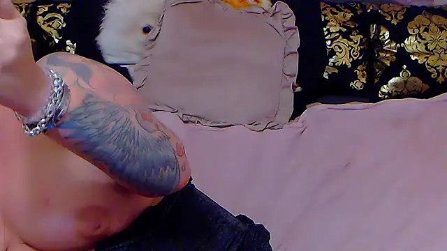 bustyvicky - BustyVicky's free webcam