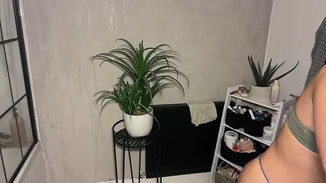 KayleeBella room chat