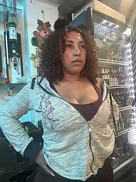 Webcam Model (lauraltt)  is live.Free join now!