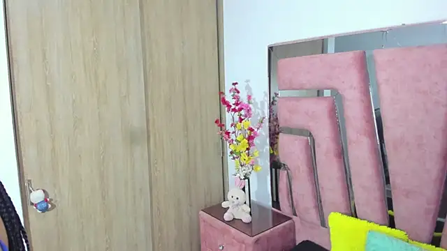 marakarly - MaraKarly's free webcam - UK Sex Cams