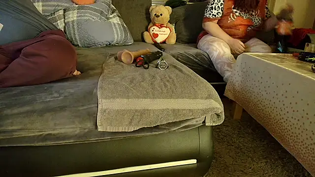 hotbipaar - HotBiPaar's free webcam - UK Sex Cams