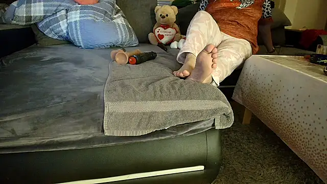 hotbipaar - HotBiPaar's free webcam - UK Sex Cams