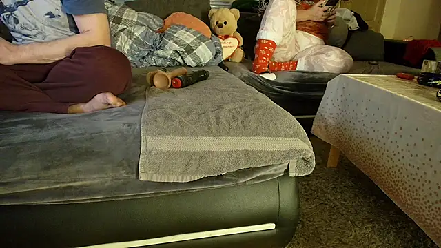 hotbipaar - HotBiPaar's free webcam - UK Sex Cams