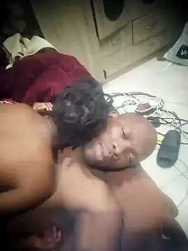  TinnyVsGiant chat room