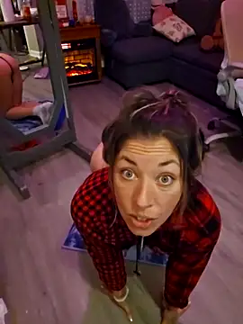 Webcam Model (_NinaLuvSins_)  is live.Free join now!