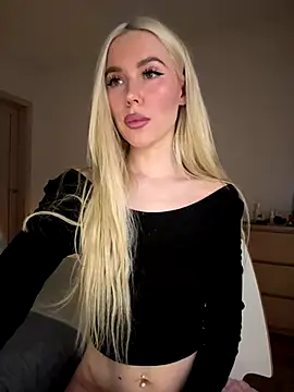 Webcam Model (xDinnax)  is live.Free join now!