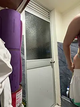 roouse Live Webcam on Stripchat