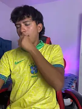 Leonarrrd_01 Live Webcam on Stripchat