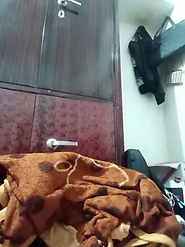 Webcam Model (Mohni_love)  is live.Free join now!