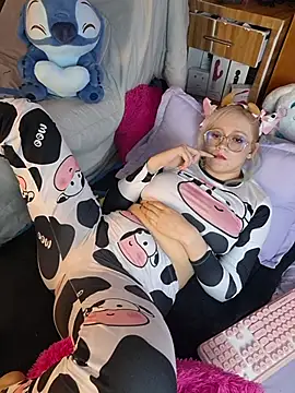 Webcam Model (NaomiShimizu)  is live.Free join now!