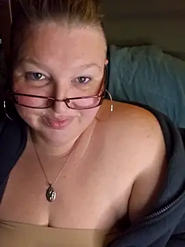 Webcam Model (Budd_Bunney)  is live.Free join now!