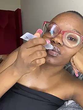 Webcam Model (YummyMelanin117)  is live.Free join now!