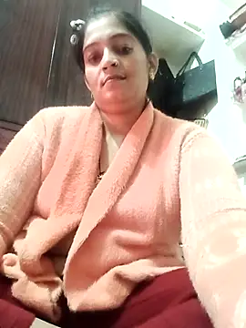 Webcam Model (Mohni_love)  is live.Free join now!