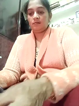 Webcam Model (Mohni_love)  is live.Free join now!