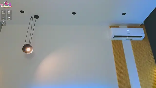 Kira_from_UA live show on StripChat 