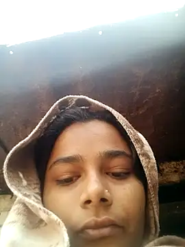 Webcam Model (Hot_siiii)  is live.Free join now!