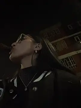 Webcam Model (Violeet-Smith)  is live.Free join now!