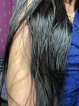 Webcam Model (Velyn_18)  is live.Free join now!