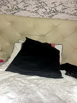 Webcam Model (Lili__taylor)  is live.Free join now!