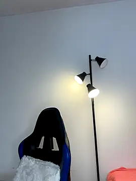 Webcam Model (_Bella_7)  is live.Free join now!