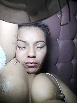 Webcam Model (cattia_11)  is live.Free join now!