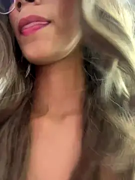 Webcam Model (KaitlynLoveCam)  is live.Free join now!