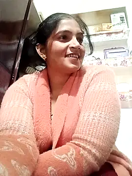 Webcam Model (Mohni_love)  is live.Free join now!