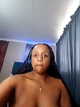 Webcam Model (Queen-Chocolate)  is live.Free join now!