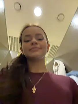 Webcam Model (AngelinaTeller)  is live.Free join now!