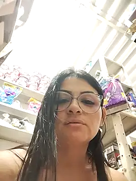 linda_lars (F milf) - Show ass