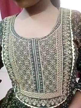 Webcam Model (pari_rani7)  is live.Free join now!