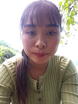 Webcam Model (Squirrel-Pear)  is live.Free join now!