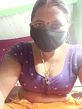 Webcam Model (QRESABABY)  is live.Free join now!