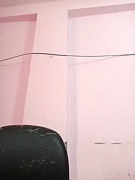 Webcam Model (pari_rani7)  is live.Free join now!