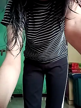 Webcam Model (Hornyme18)  is live.Free join now!