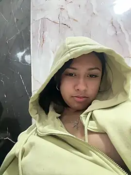 Webcam Model (lynn9000)  is live.Free join now!