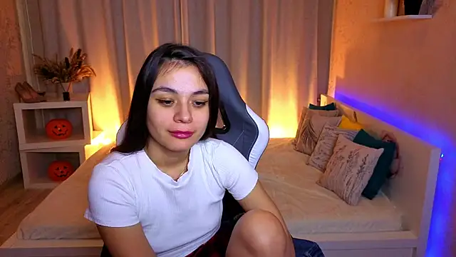 Leila_Hefner