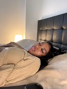 Webcam Model (IamCrystal2)  is live.Free join now!