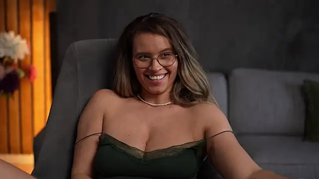  BrandyWhite chat room