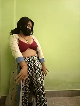 Webcam Model (Lipstickss)  is live.Free join now!