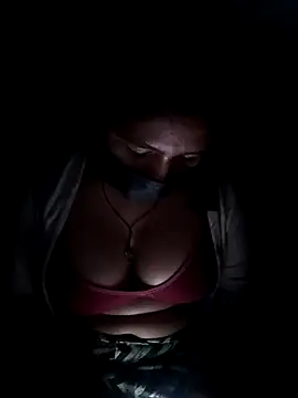 Webcam Model (Lipstickss)  is live.Free join now!