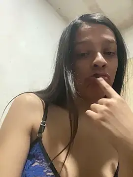 Webcam Model (OrianaXclusive)  is live.Free join now!